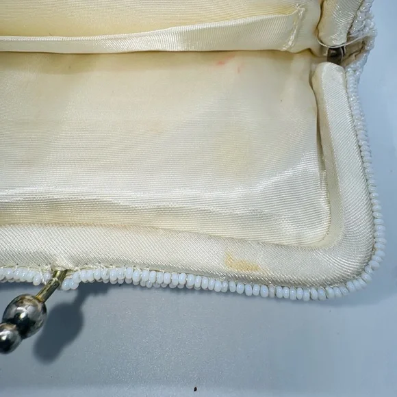 Vintage beaded purse.​ - Picture 4 of 6